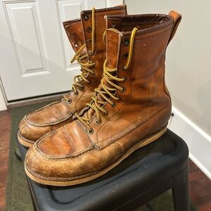 Red Wing 8-inch Classic Moc®
Heritage #877